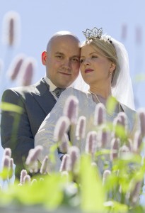 Marie och Patrik bland blommorna